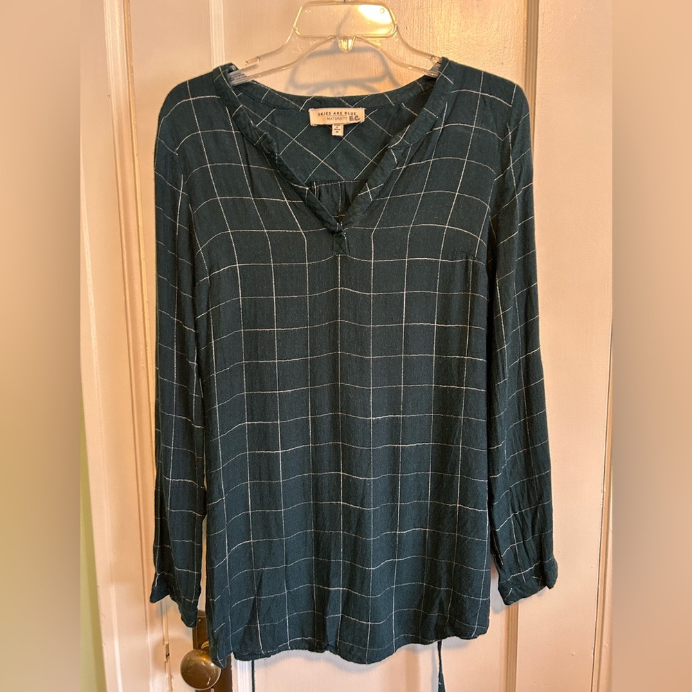 Skies are Blue Stitch Fix green maternity top size medium